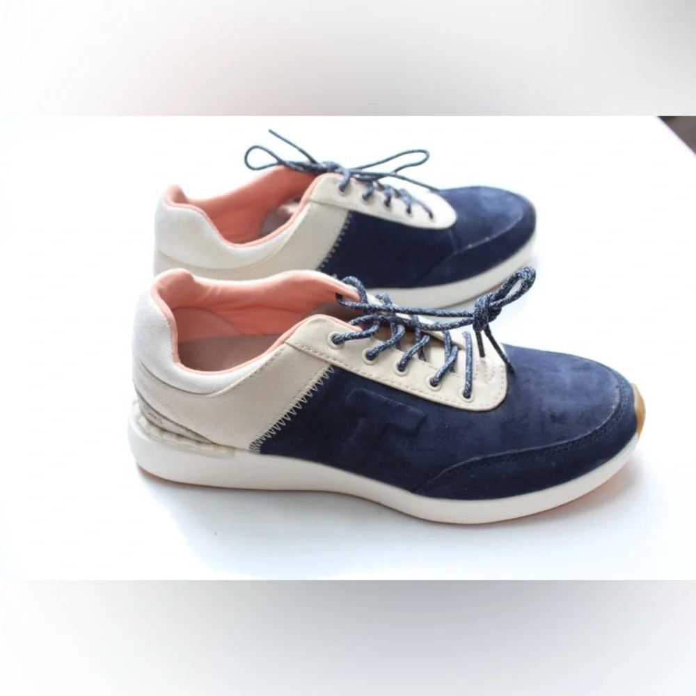 NWOT Toms sneakers